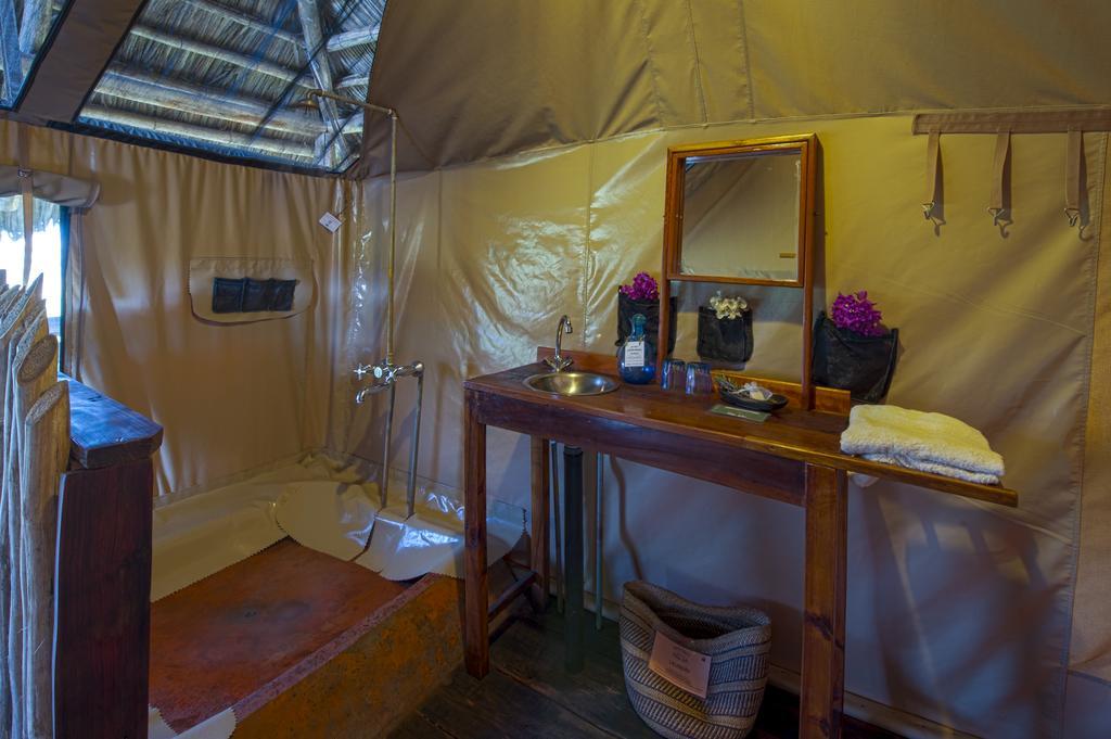 Rhotia Valley Tented Lodge And Children'S Homeカラトゥ エクステリア 写真