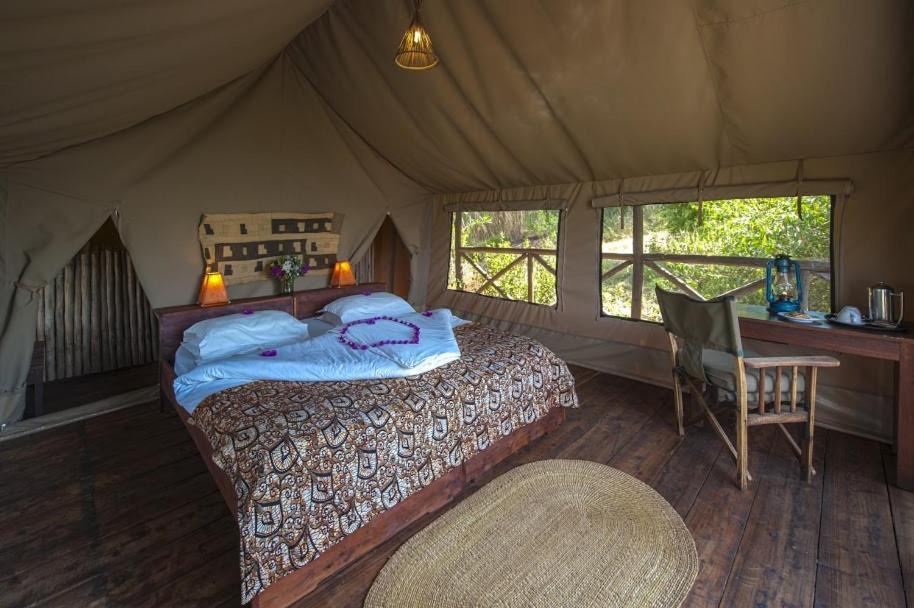 Rhotia Valley Tented Lodge And Children'S Homeカラトゥ エクステリア 写真